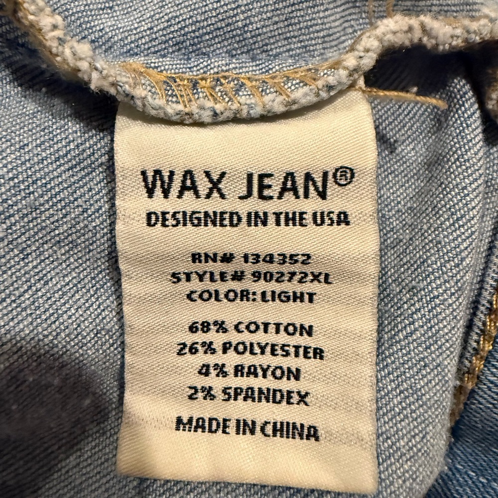 *PRE-OWNED* Wax Jean Women's 3X Light Blue Distressed Denim Jacket - Picture 8 of 8